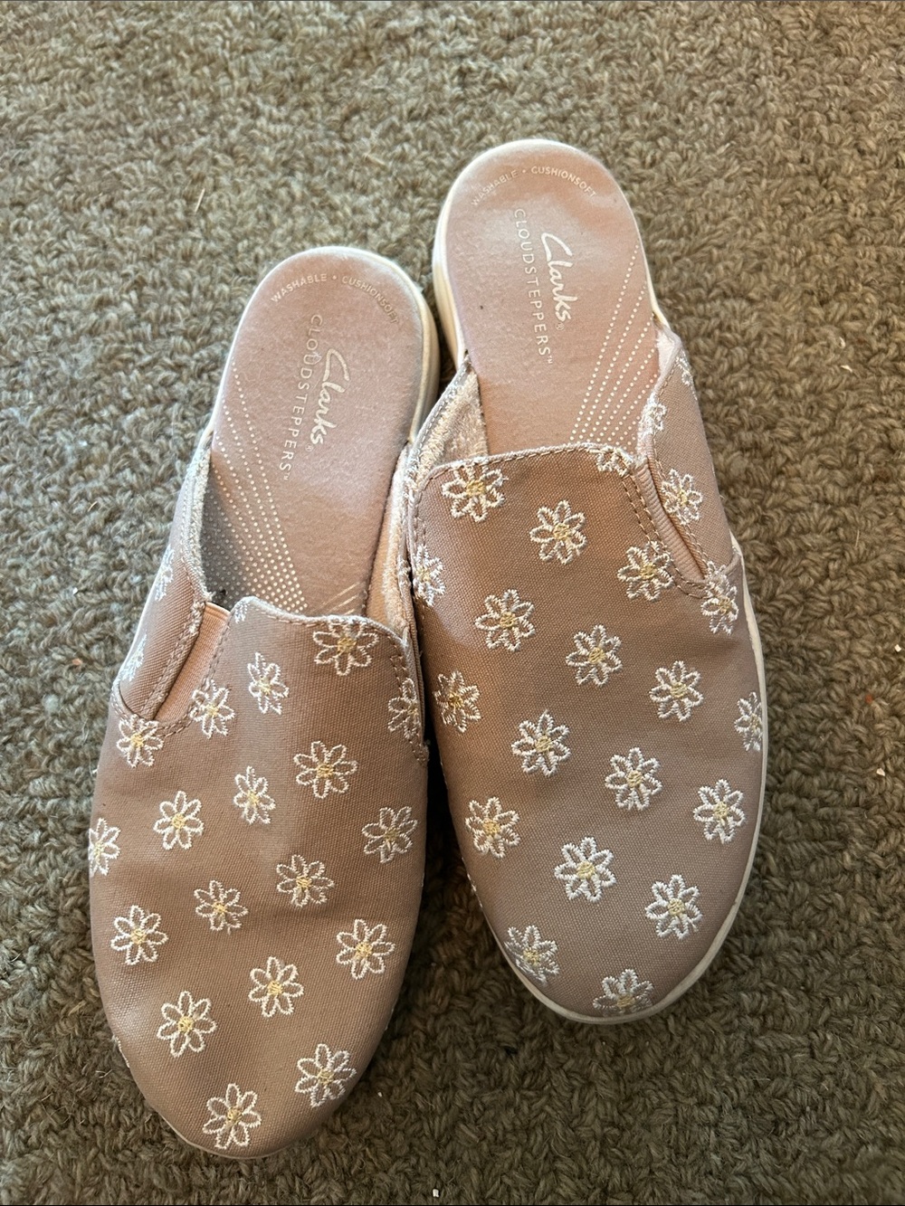 Clarks Women’s Pink Floral Slip-On Mules - Cloudsteppers